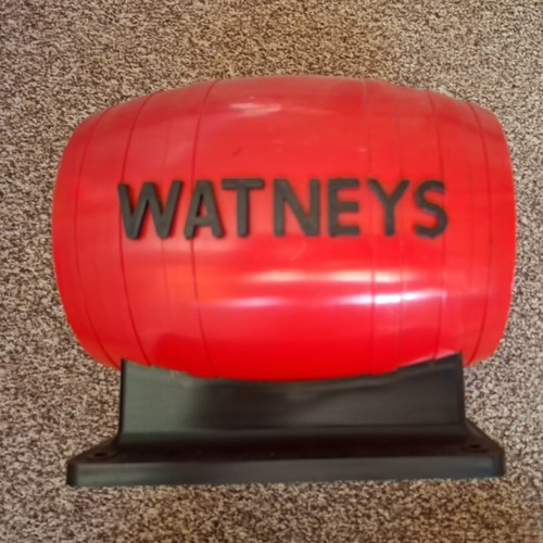 Watneys red barrel bar topper - barrel,
